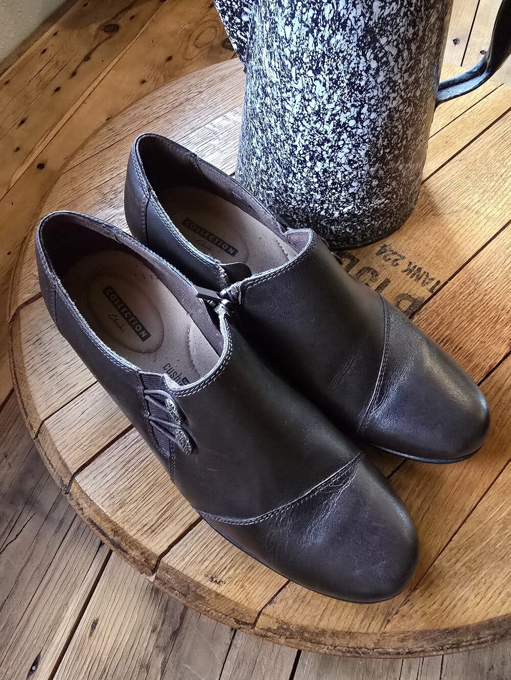 Clarks Emslie Warren Leather Shooties Dark Brown Heeled Loafers Size 8.5 - Picture 8 of 8